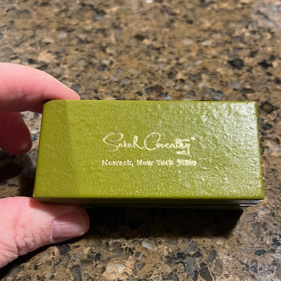 Vintage Lady Coventry Cameo Clip On Earrings - Picture 11 of 11